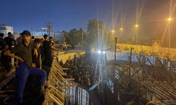 به آتش کشیدن سفارت سوئد در عراق؛ بغداد و استکهلم محکوم کردند 1 14020429000121 Test NewPhotoFree